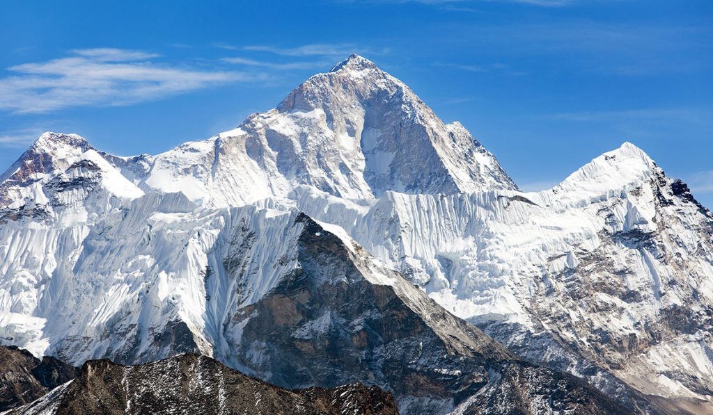 Makalu Base Camp Trek 17 Days Itinerary And Cost